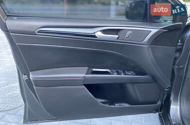 Седан Ford Fusion 2015 в 