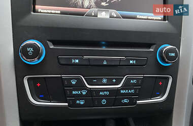 Седан Ford Fusion 2015 в 