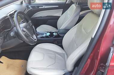 Седан Ford Fusion 2014 в 