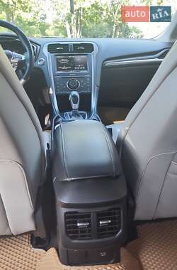Седан Ford Fusion 2014 в 
