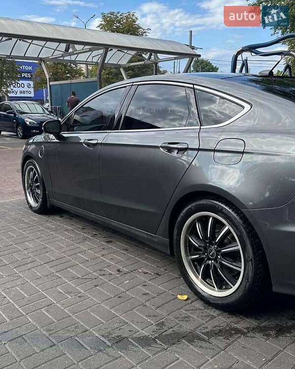 Седан Ford Fusion 2018 в Львове