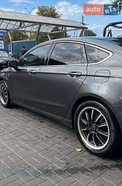 Седан Ford Fusion 2018 в 