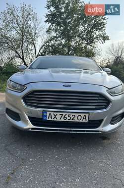 Седан Ford Fusion 2016 в 