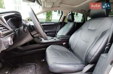 Седан Ford Fusion 2020 в 