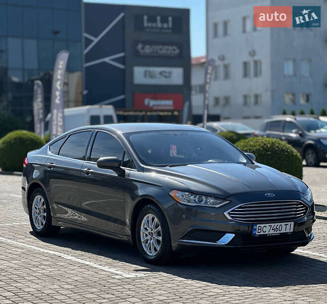 Седан Ford Fusion 2016 в 