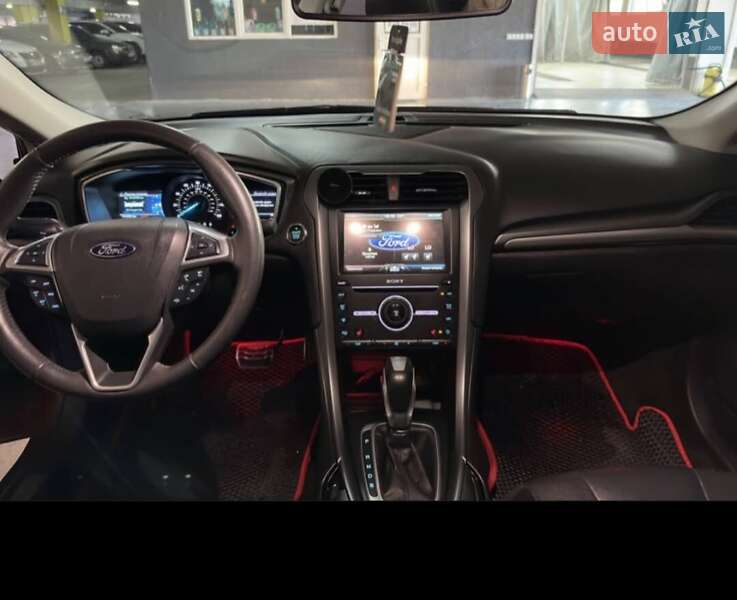 Седан Ford Fusion 2015 в Львове