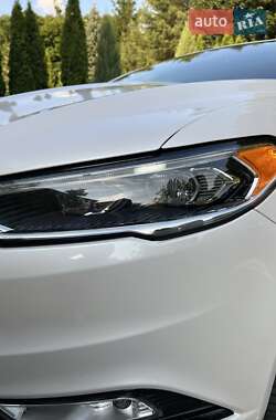 Седан Ford Fusion 2018 в 