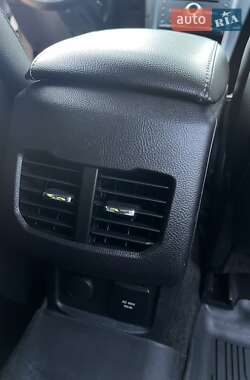Седан Ford Fusion 2018 в 