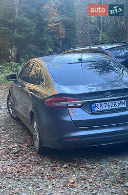 Седан Ford Fusion 2017 в 