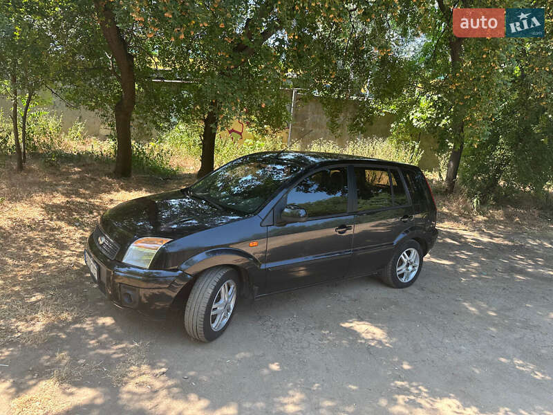 Хетчбек Ford Fusion 2010 в 