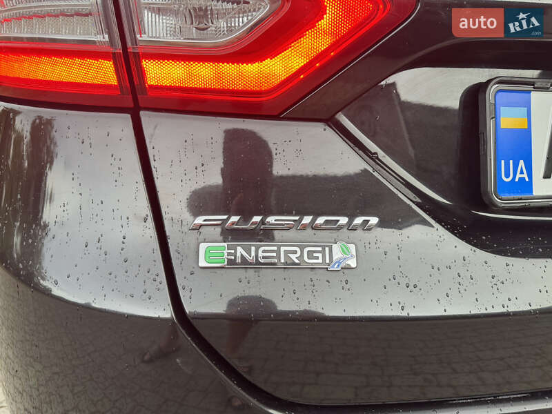 Седан Ford Fusion 2014 в Гвіздці