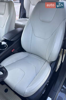 Седан Ford Fusion 2014 в 