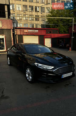 Седан Ford Fusion 2016 в 