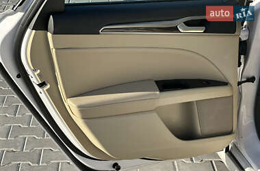 Седан Ford Fusion 2014 в 