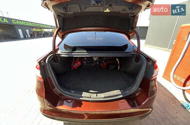 Седан Ford Fusion 2015 в 