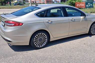 Седан Ford Fusion 2018 в 