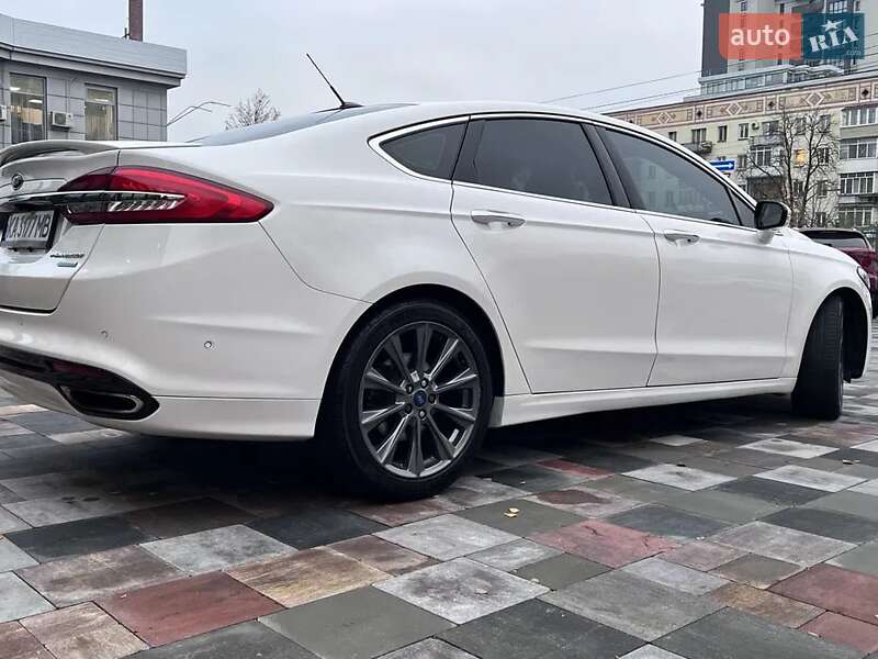 Седан Ford Fusion 2017 в Тернополі