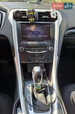 Седан Ford Fusion 2013 в 