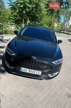 Седан Ford Fusion 2017 в 