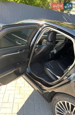 Седан Ford Fusion 2017 в 