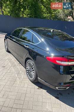 Седан Ford Fusion 2017 в 
