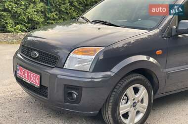 Хэтчбек Ford Fusion 2011 в 