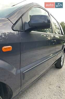 Хэтчбек Ford Fusion 2011 в 