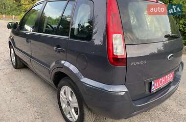 Хэтчбек Ford Fusion 2011 в 