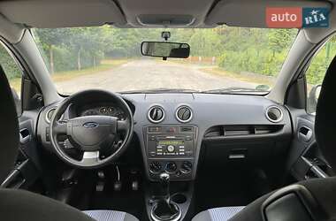 Хэтчбек Ford Fusion 2011 в 