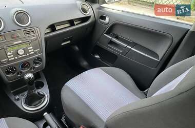 Хэтчбек Ford Fusion 2011 в 