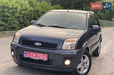 Хэтчбек Ford Fusion 2011 в 