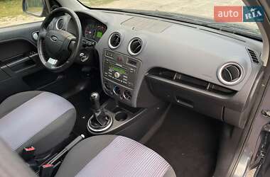 Хэтчбек Ford Fusion 2011 в 