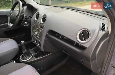 Хэтчбек Ford Fusion 2011 в 