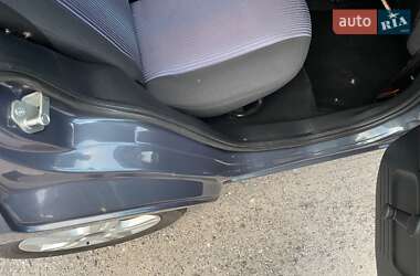 Хэтчбек Ford Fusion 2011 в 