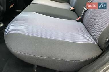 Хэтчбек Ford Fusion 2011 в 