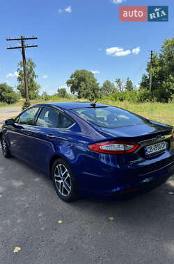 Седан Ford Fusion 2015 в 