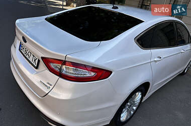Седан Ford Fusion 2013 в 
