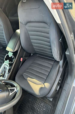 Седан Ford Fusion 2015 в 