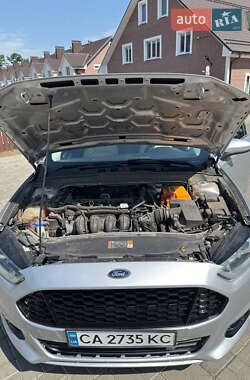 Седан Ford Fusion 2013 в 