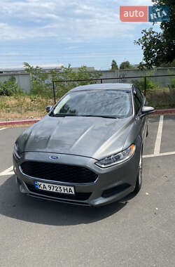 Седан Ford Fusion 2014 в 