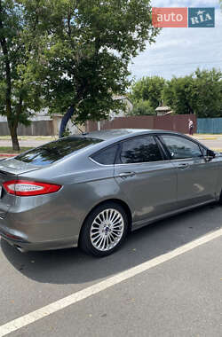 Седан Ford Fusion 2014 в 
