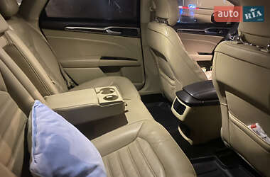 Седан Ford Fusion 2013 в 