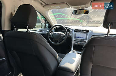 Седан Ford Fusion 2019 в 