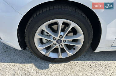 Седан Ford Fusion 2019 в 