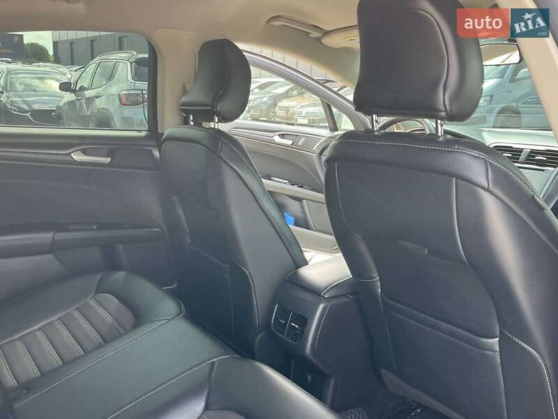 Седан Ford Fusion 2017 в Львові