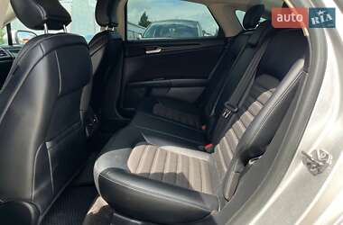 Седан Ford Fusion 2017 в 