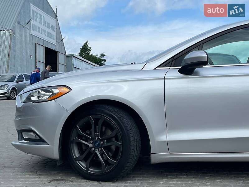 Седан Ford Fusion 2017 в Львові