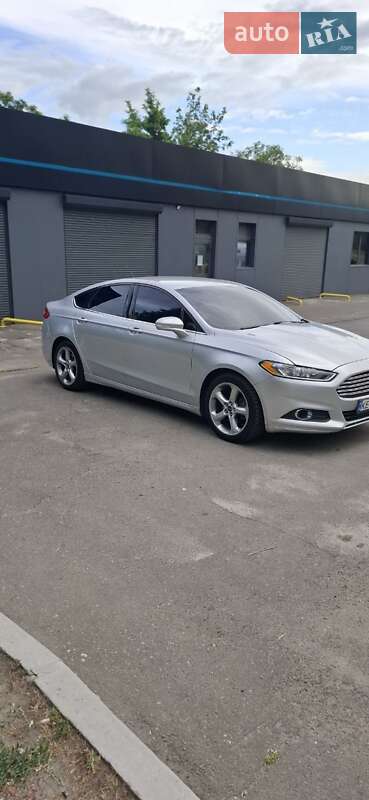 Седан Ford Fusion 2016 в Дніпрі