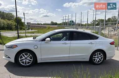 Седан Ford Fusion 2017 в 