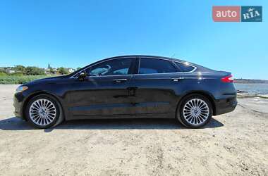 Седан Ford Fusion 2013 в 